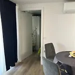 House 82 Дом отдыха *