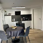 House 82 Ferienhaus Vrsi