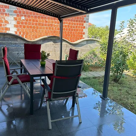 House 82