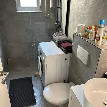 House 82 * فرسي