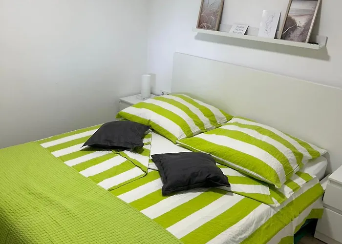 Hébergement de vacances House 82 *