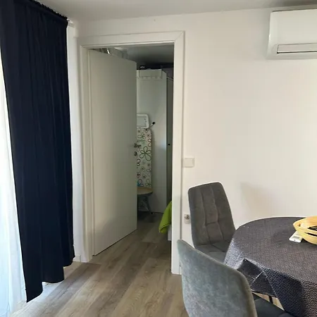 House 82 Vikendica *