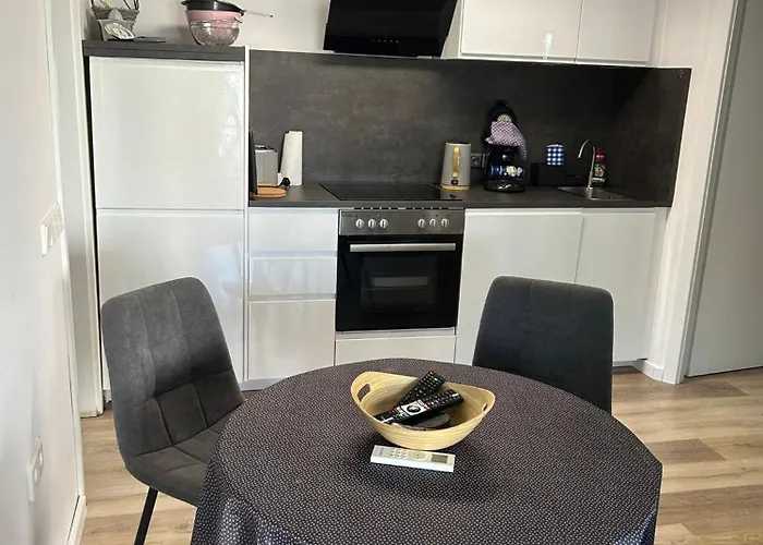 House 82 * ヴーシ